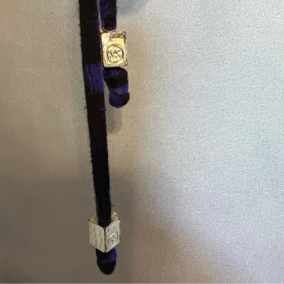 Michael Kors size L purple/black top with ruching on one side - very soft EUC - Picture 7 of 7